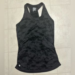 Athleta Black Camo Speedlight Seamless Fitted Racerback Athletic Tank Medium